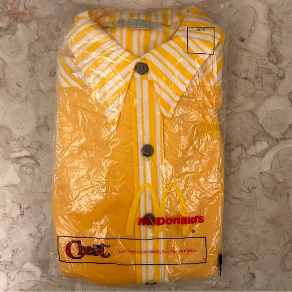 NEW Vintage 70s Crest McDonalds Uniform Shirt Size 20 Yellow - Picture 14 of 15